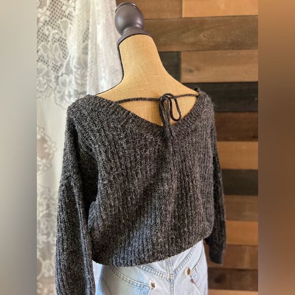 Modern Grey Soft Knit Tie Back Bubble Sleeve Cropped Sweater Size Medium - Picture 5 of 10